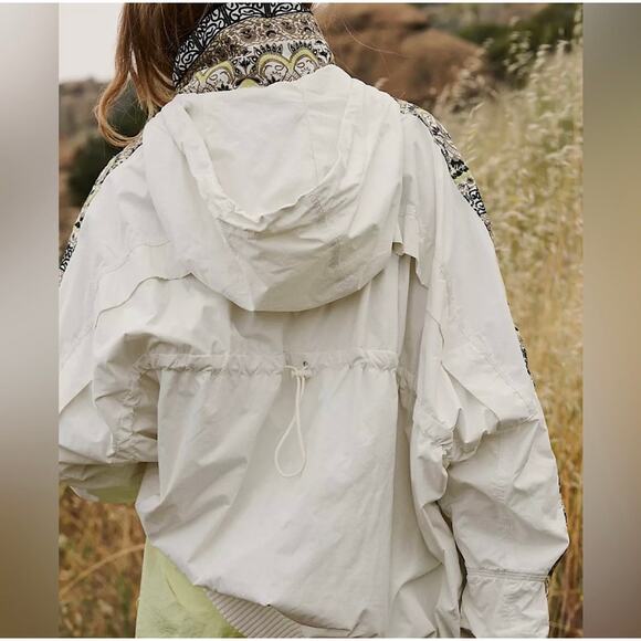 Free People She Fly Jacket Coat White Hood Layered Embroidered Aztec XS Oversize - Picture 3 of 9